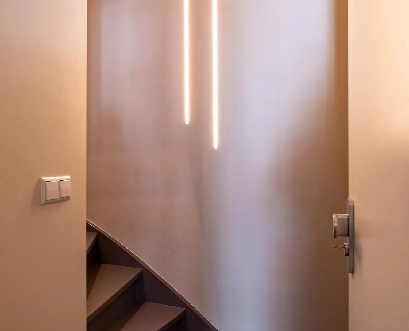 Stylish Loft Den Haag - The King Swiete - Between City Center & The Beach - B&B The Swiete 0*, لاهاي هولندا